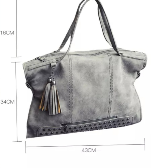 💕HP💕1 Left ❣️New boutique vintage look vegan suede studded bag - Picture 5 of 14